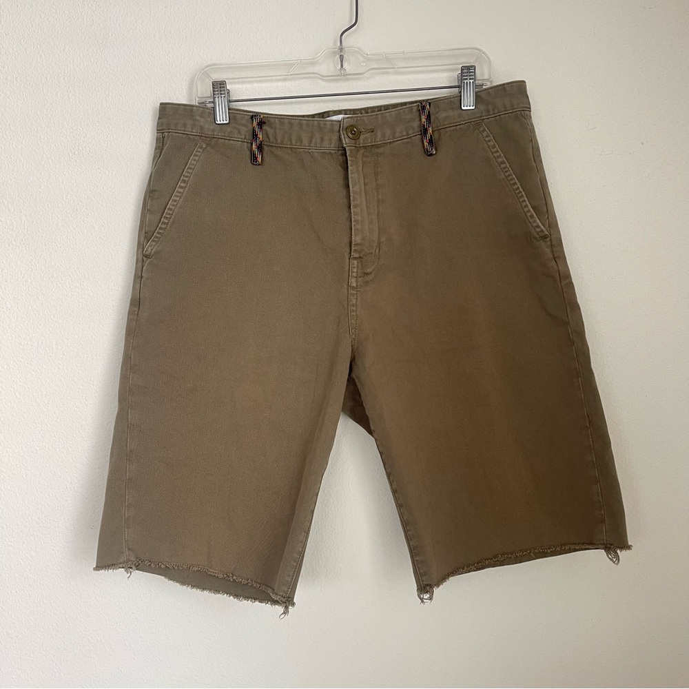 FRAME Denim 11" Inch Inseam Caper Frayed Leg Opening Shorts